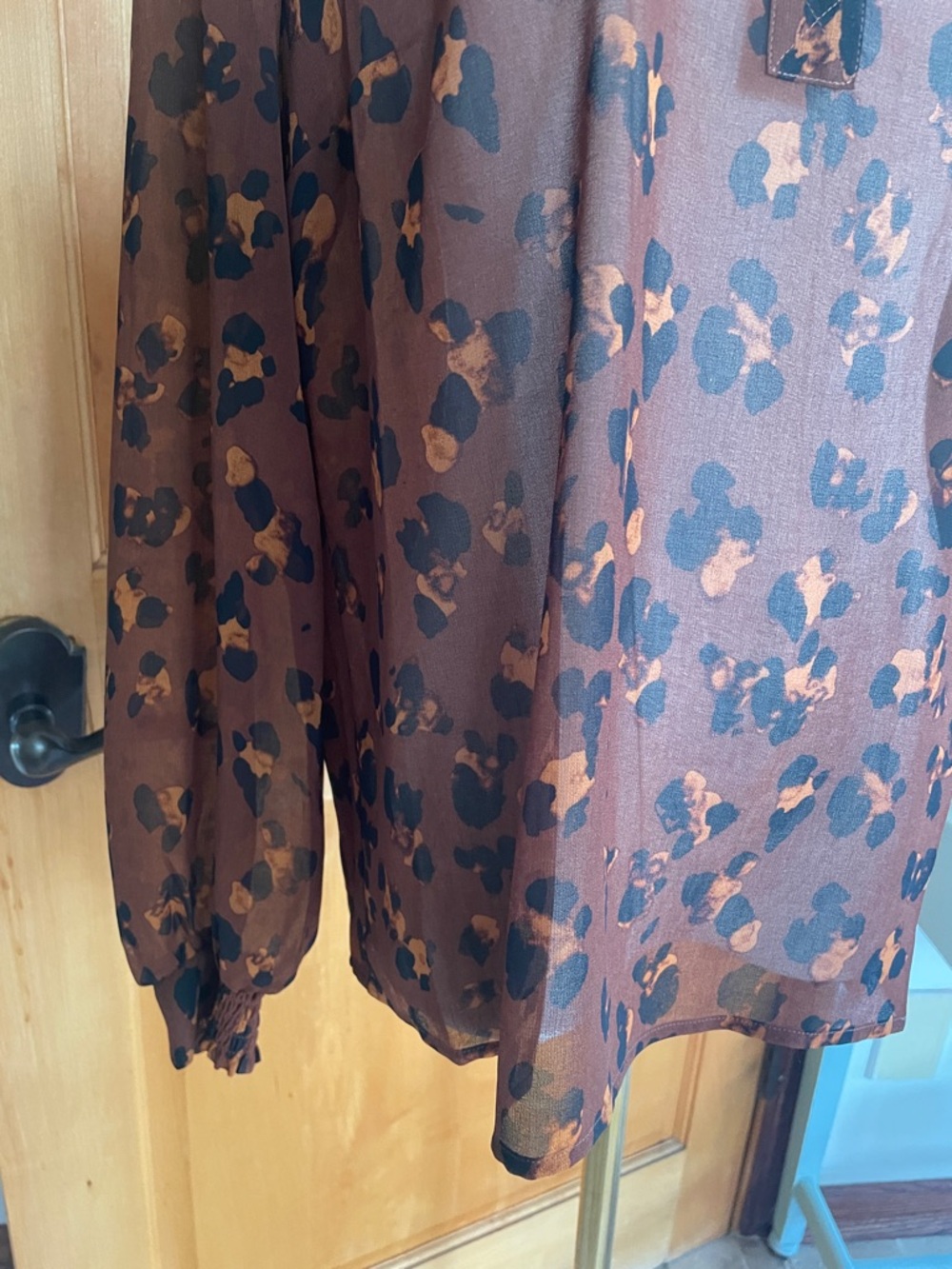 Cabi Gorgeous Semi Sheer Brown Animal Print Ruffle Neck Blouse Small - Picture 7 of 15